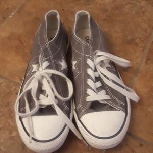 Women's grey converse 6.5